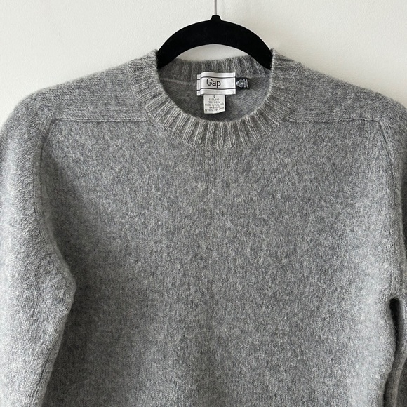 Vintage Gap 100% Wool Gray Crewneck Sweater Made In England - Picture 2 of 16